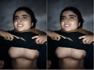 Cute paki Girl Shows boobs and Pussy