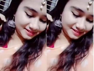 Cute Desi Girl Shows Boobs