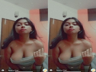 Sexy Desi girl Shows Boobs Part 1