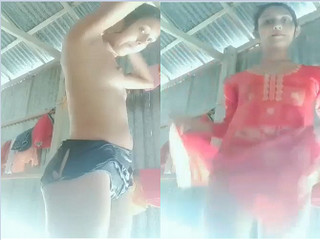 Sexy Desi Girl Bathing